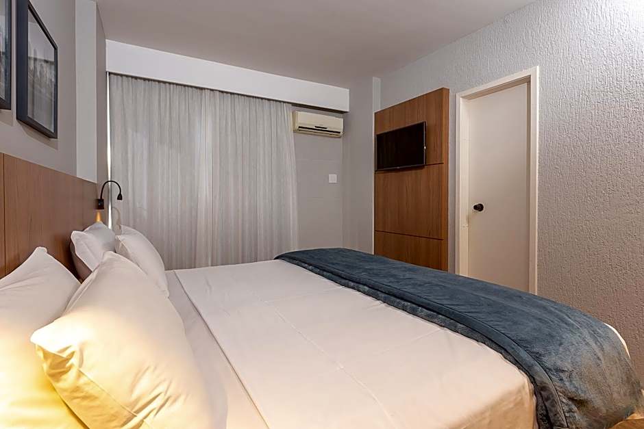 Roochelle Corporate Hotel