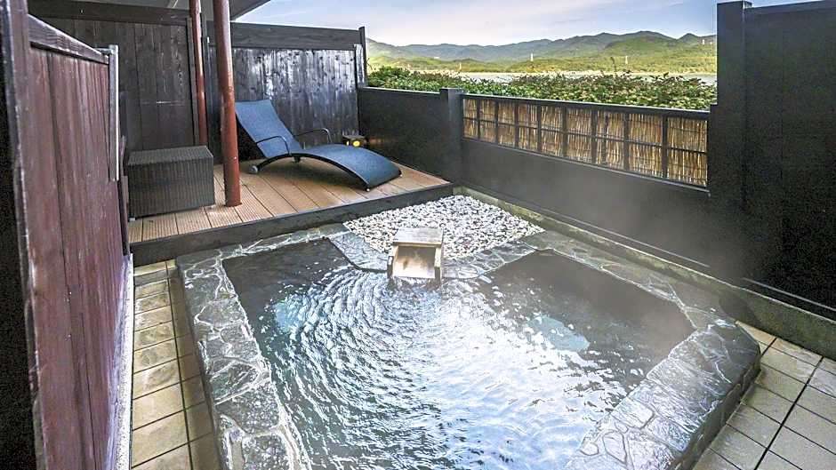 Kamenoi Hotel Nachikatsuura (formerly Katsuura Onsen Katsuura Gyoen )