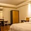 Zaw Jung Business Hotel