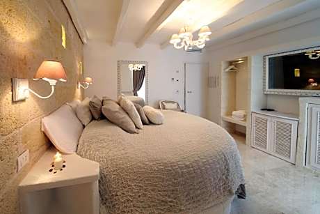 Queen Room with Spa Bath