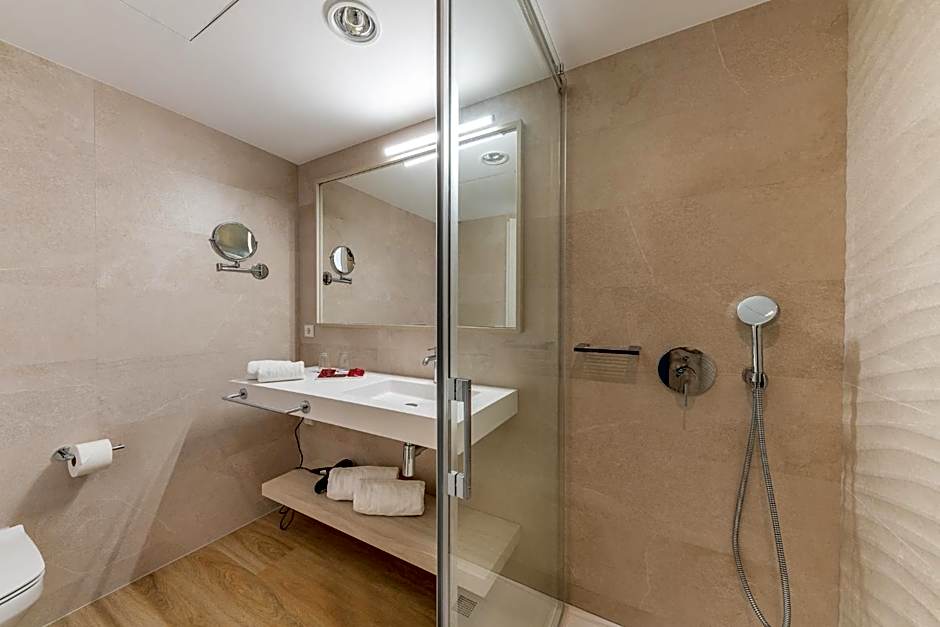 Leman Hotel y Apartamentos