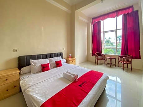 RedDoorz near Universitas Merdeka Malang 2
