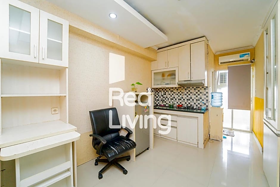 RedLiving Apartemen Cibubur Village - Lily's Room Tower C