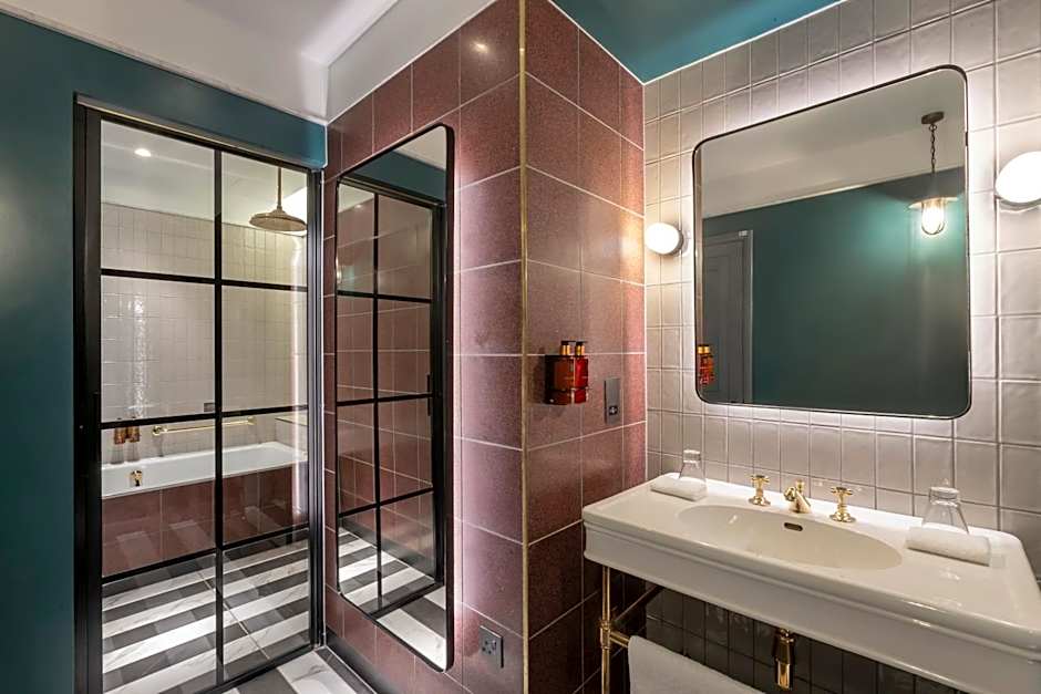 Clayton Hotel City of London