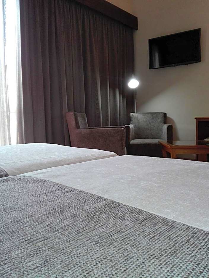 Photo 1 of 7 of 1 Double Bed or 2 Beds