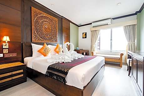 Baan Sukhumvit Soi 18