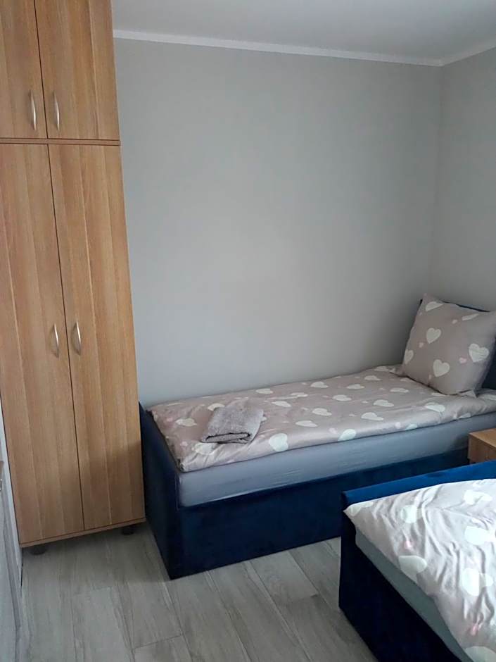 Szafir - NoclegiGrodziskPL