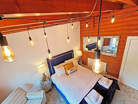 Kaoglen Squirrel Drey-Hot Tub-Pet Friendly-Perth