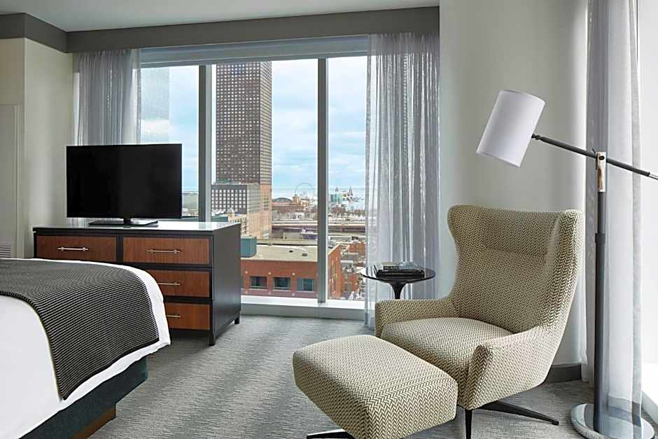 Photo 1 of 5 of Suite, Lake View
