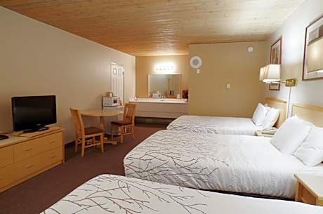 Double Room with Three Double Beds - Non-Smoking