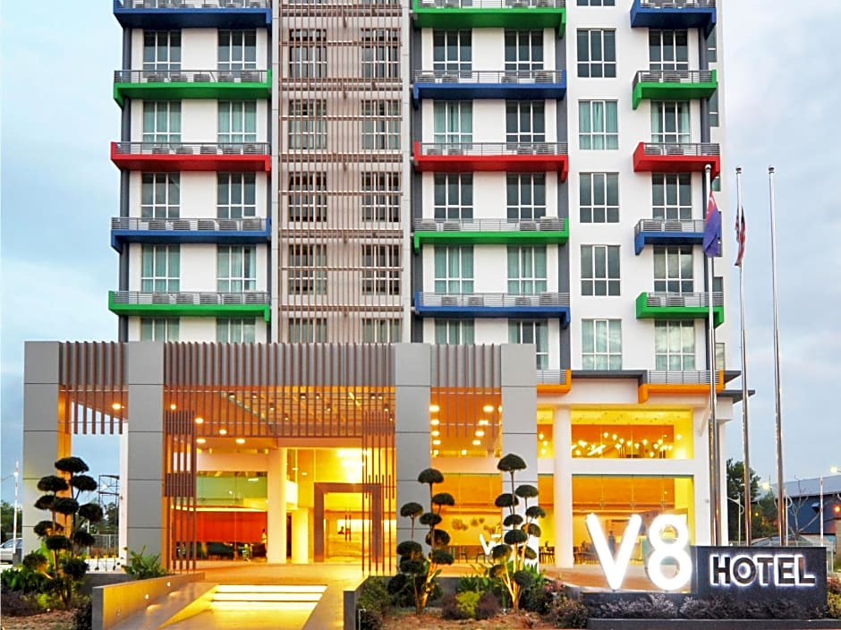 V8 Hotel