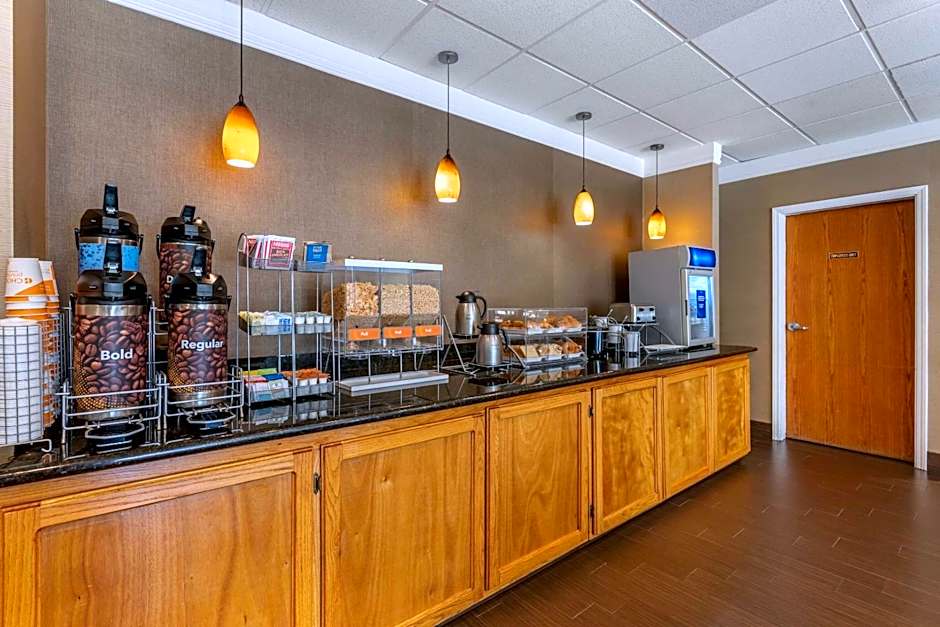 Comfort Suites Visalia