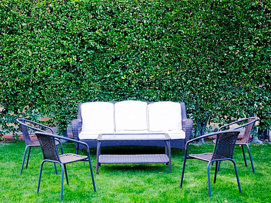 Delos Reyes Palm Springs