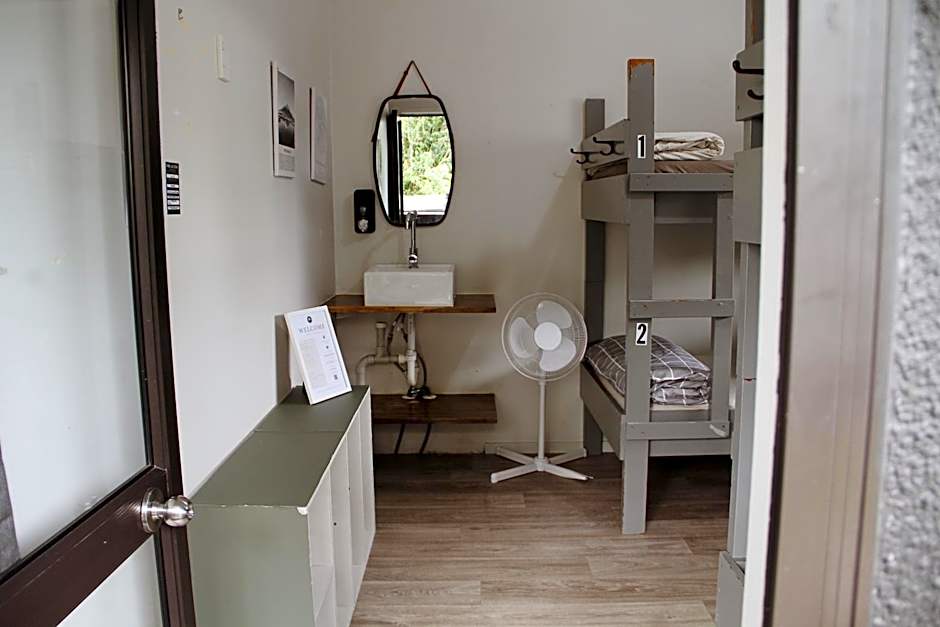 Hugo & Carters Backpackers & Motel