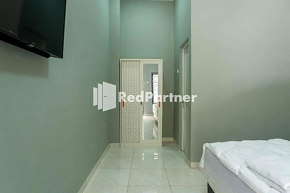 Athena House Syariah Near The Park Mall Solo Baru Mitra RedDoorz