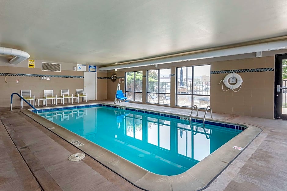 Comfort Inn & Suites