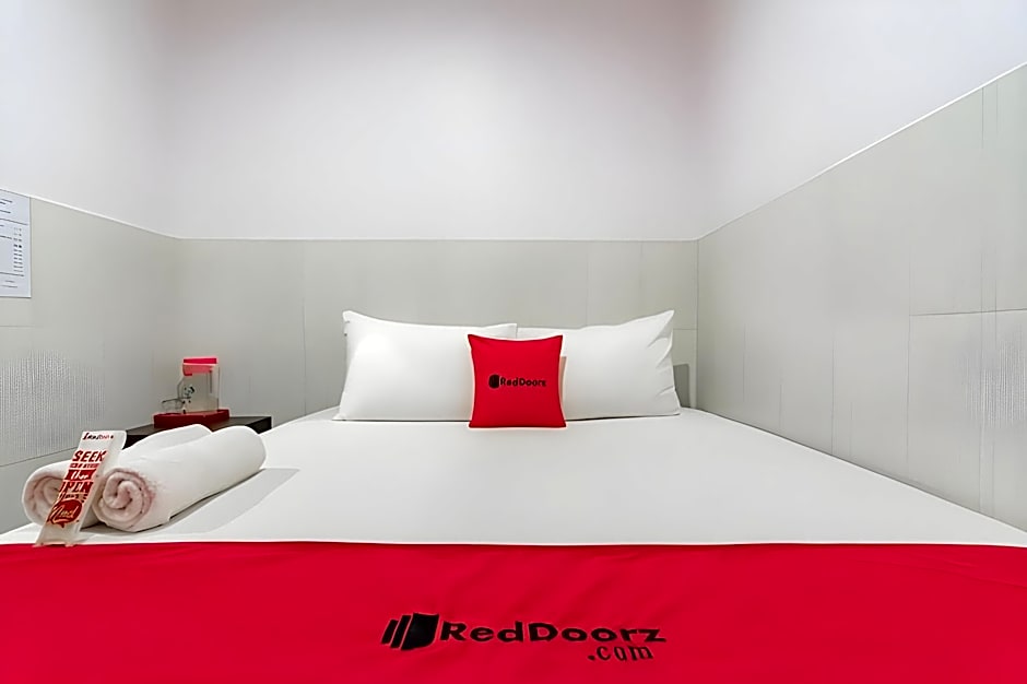RedDoorz @ Komplek Pontianak Mall