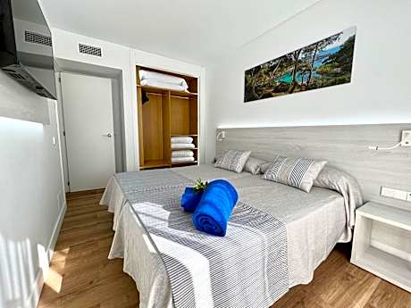 Premium Apartment with Pool View