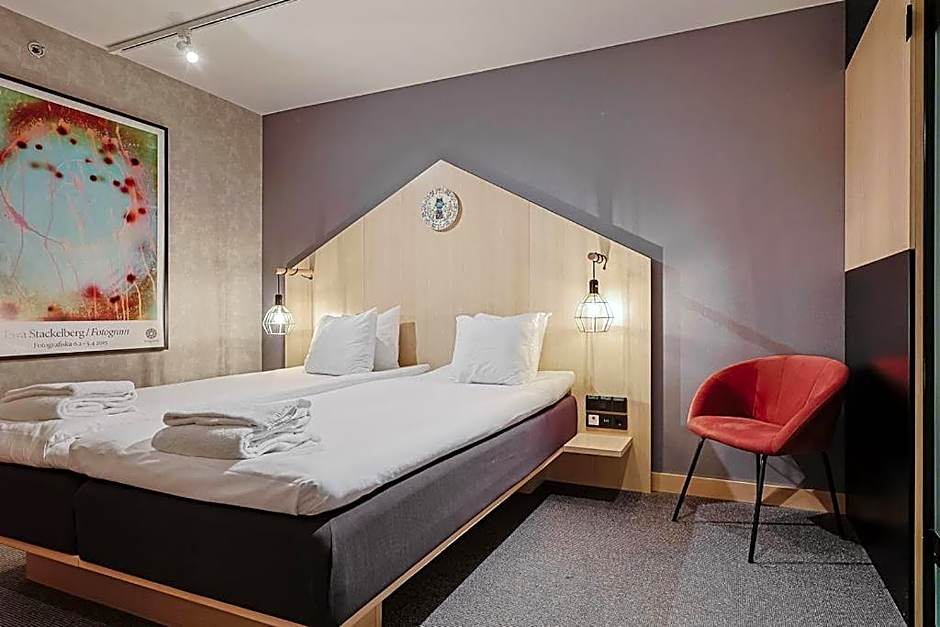 Hotel With Urban Deli