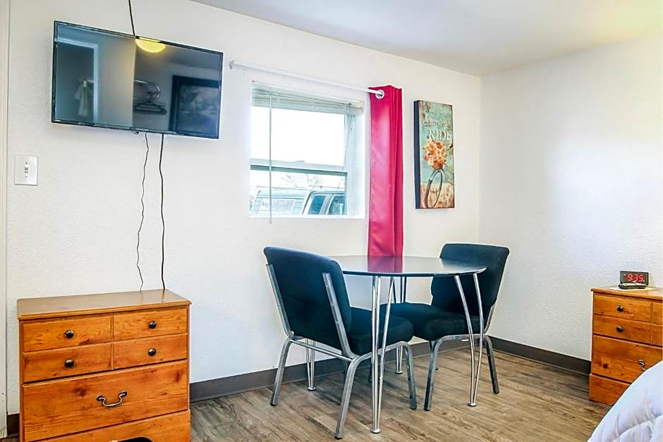 Baker City Motel & RV