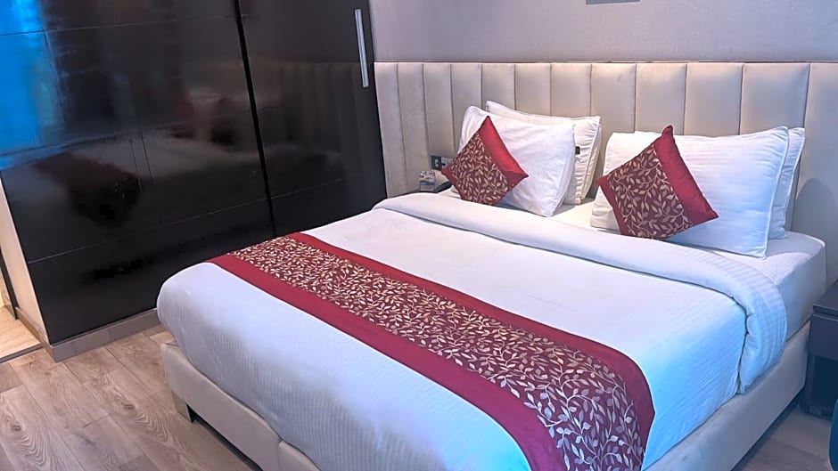 Hotel Signature Grand