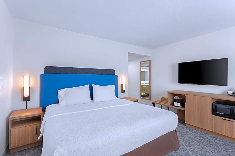Photo 1 of 3 of 1 King Bed, Hearing Accessible