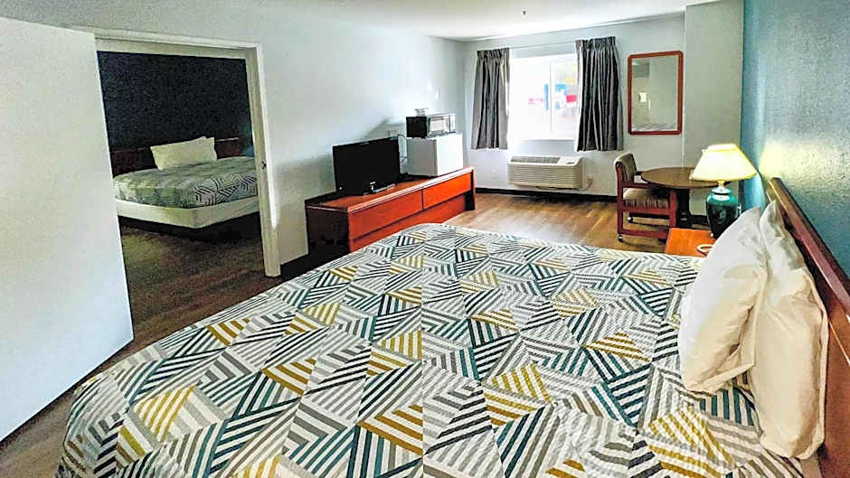 Studio 6 Suites Portland, OR Downtown OHSU