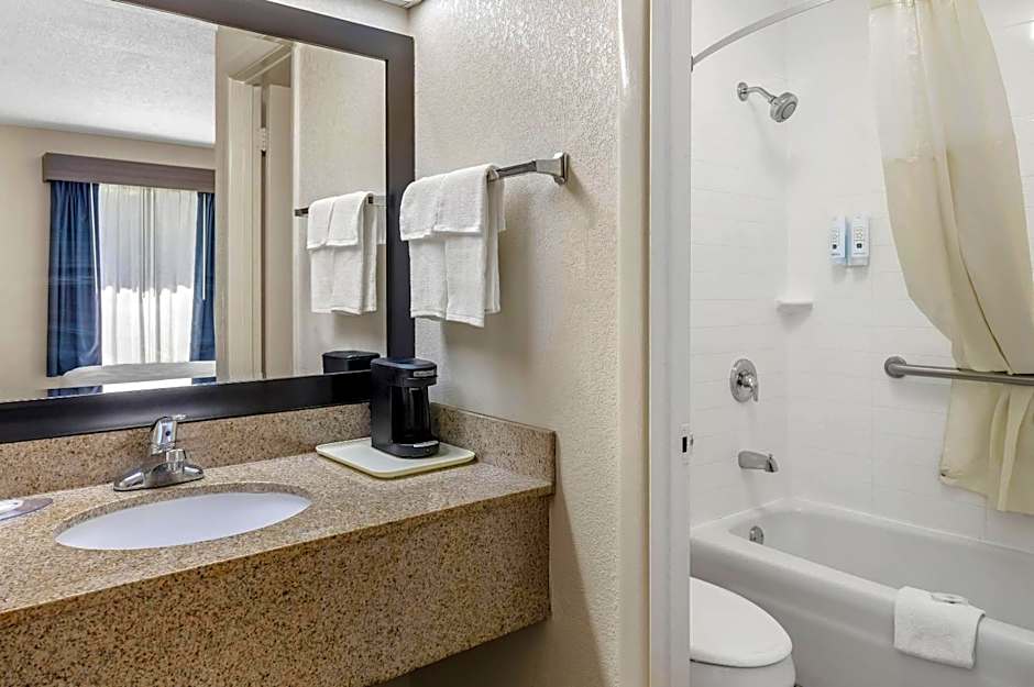 Quality Inn Macon West
