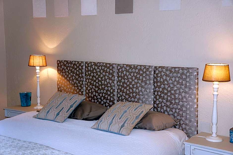 Photo 1 of 10 of Double Room