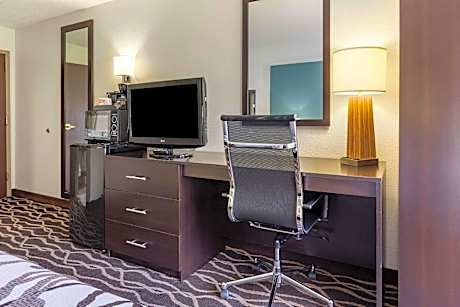Queen Room - Accessible/Nonsmoking