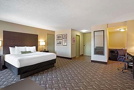 Executive King Room with Sofa Bed