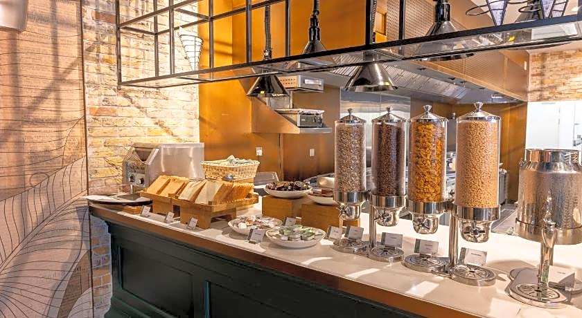 Premier Inn Dubai Barsha Heights