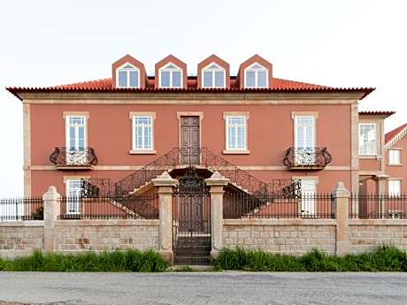 Paiva Hills Boutique Hotel by HostWise