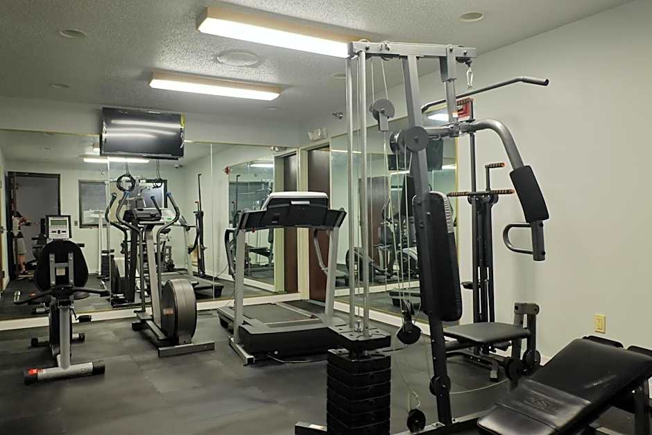 Quality Inn & Suites Woodstock near Lake Geneva