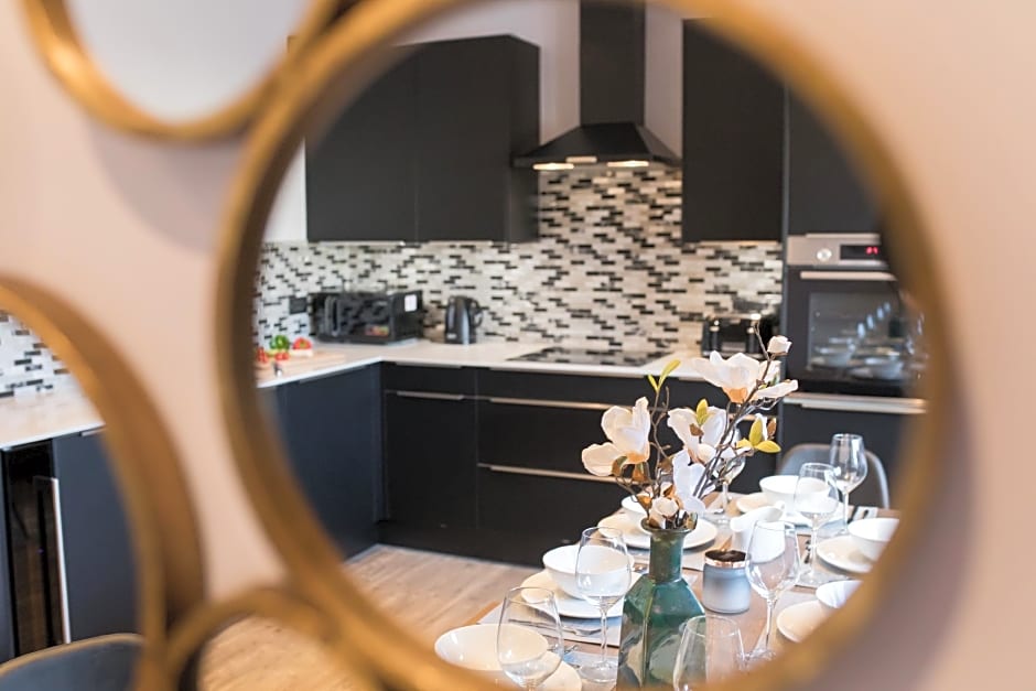 Locksbrook Lodge - Hot Tub - Spacious Outdoor Space