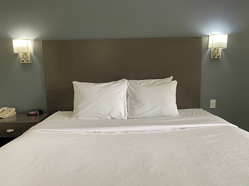 Baymont by Wyndham Wilmington