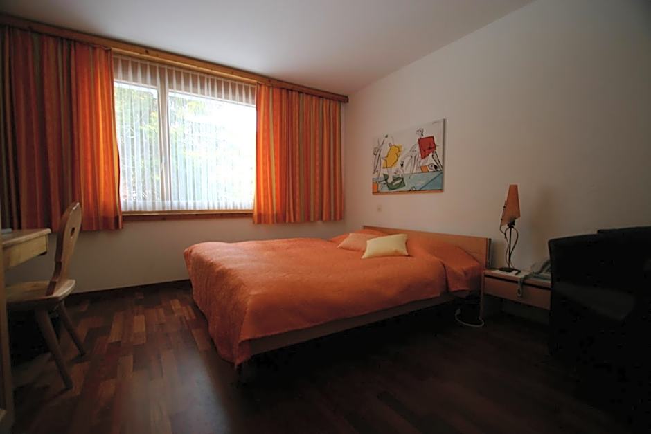 Foto 1 dari 4 — Single Room