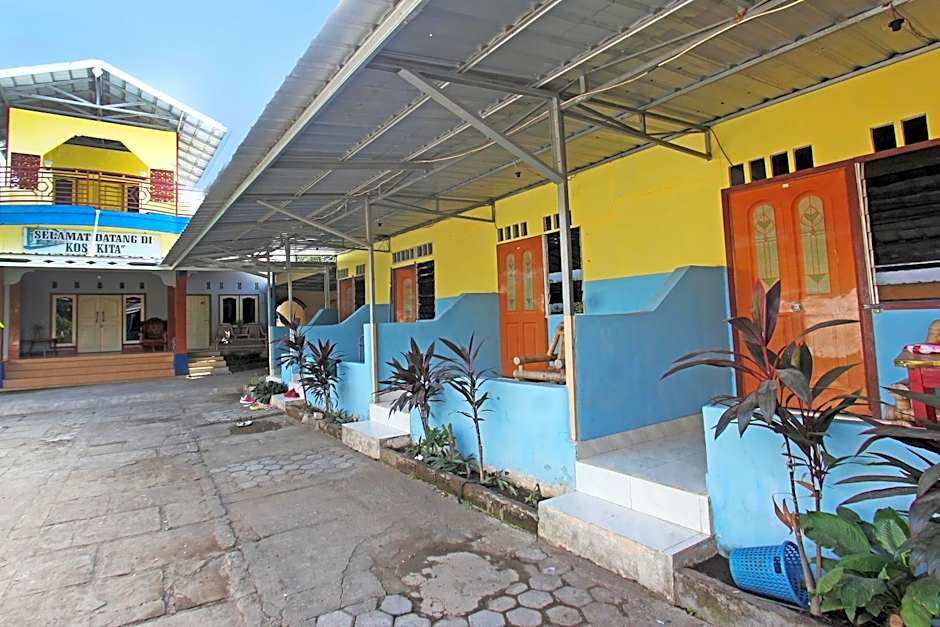 OYO Life 92960 Rumah Kos Kita