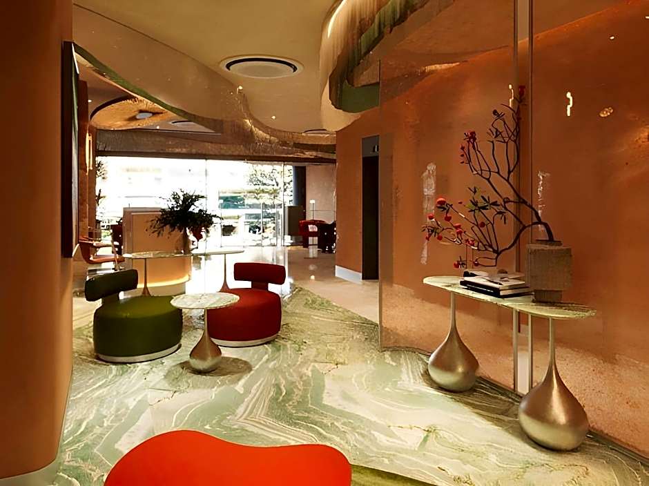 Kin Hotel Ly Tu Trong