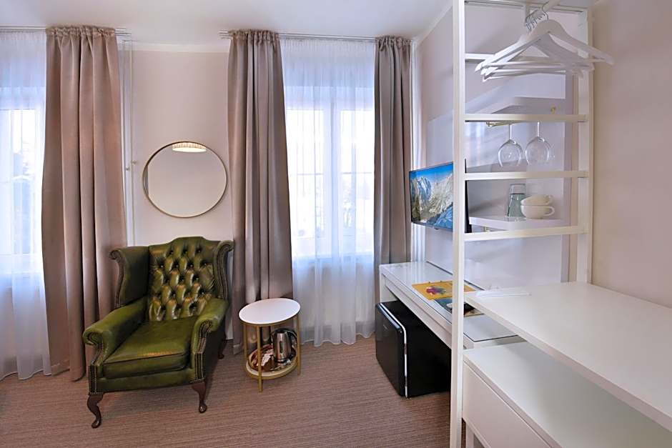 APLEND Hotel Lujza Major