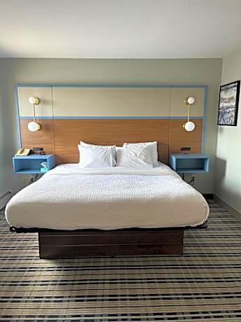 1 King Bed, Studio Suite, Non-Smoking