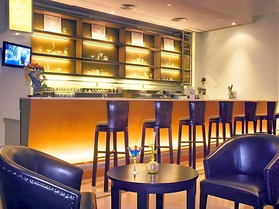 Quest Hotel Simpang Lima - Semarang by ASTON