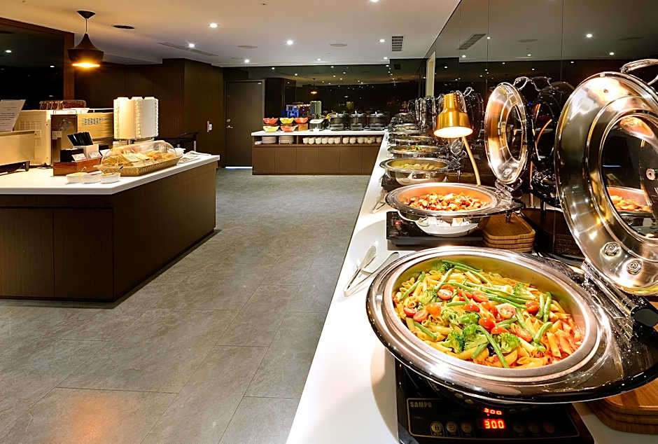 Aeris International Hotel