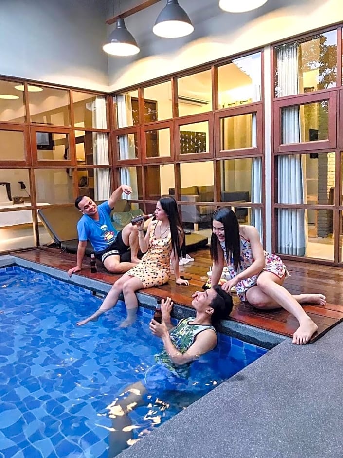 Baan talay pool villa