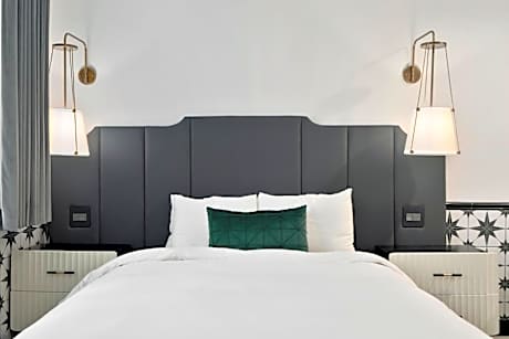 Queen Handicap Deluxe