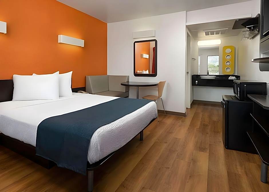 Motel 6-Carpinteria, CA - Santa Barbara - North
