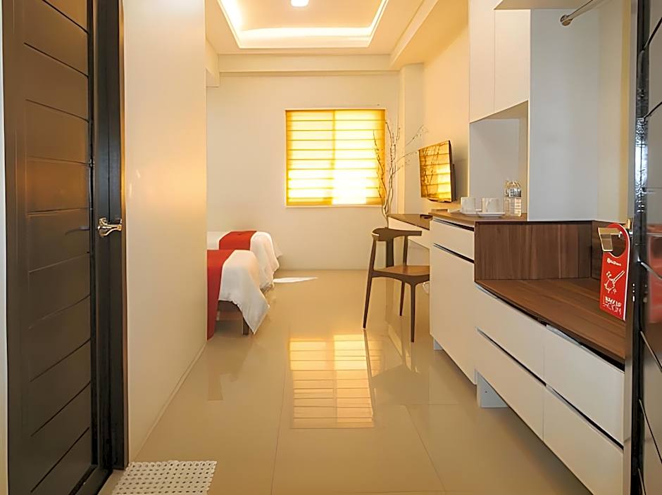 RedDoorz @ Leoncia Apartelle Mandaue City