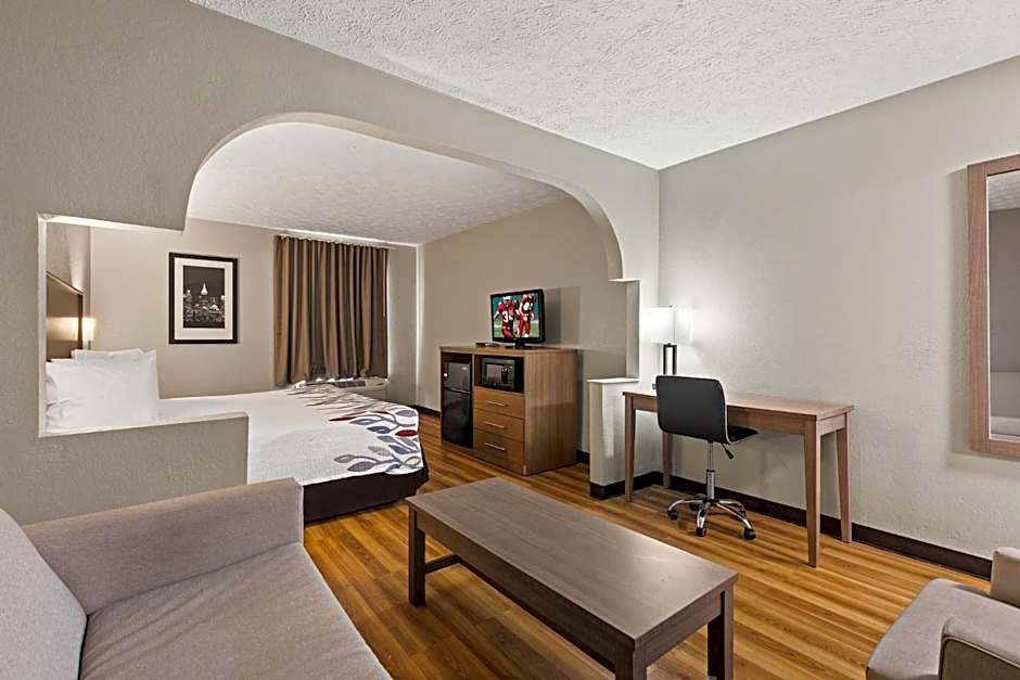 Red Roof Inn & Suites Newnan