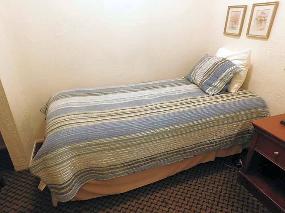 Capitola Venetian Hotel