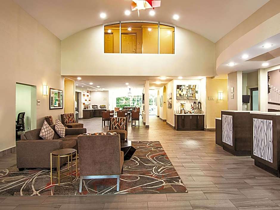 La Quinta Inn & Suites by Wyndham Vancouver Airport